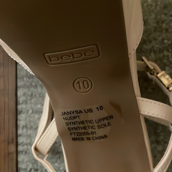 Bebe Janysa Platforms Size 10 Nude Patent Leather Square Toe Chunky Block Heel - Picture 6 of 10